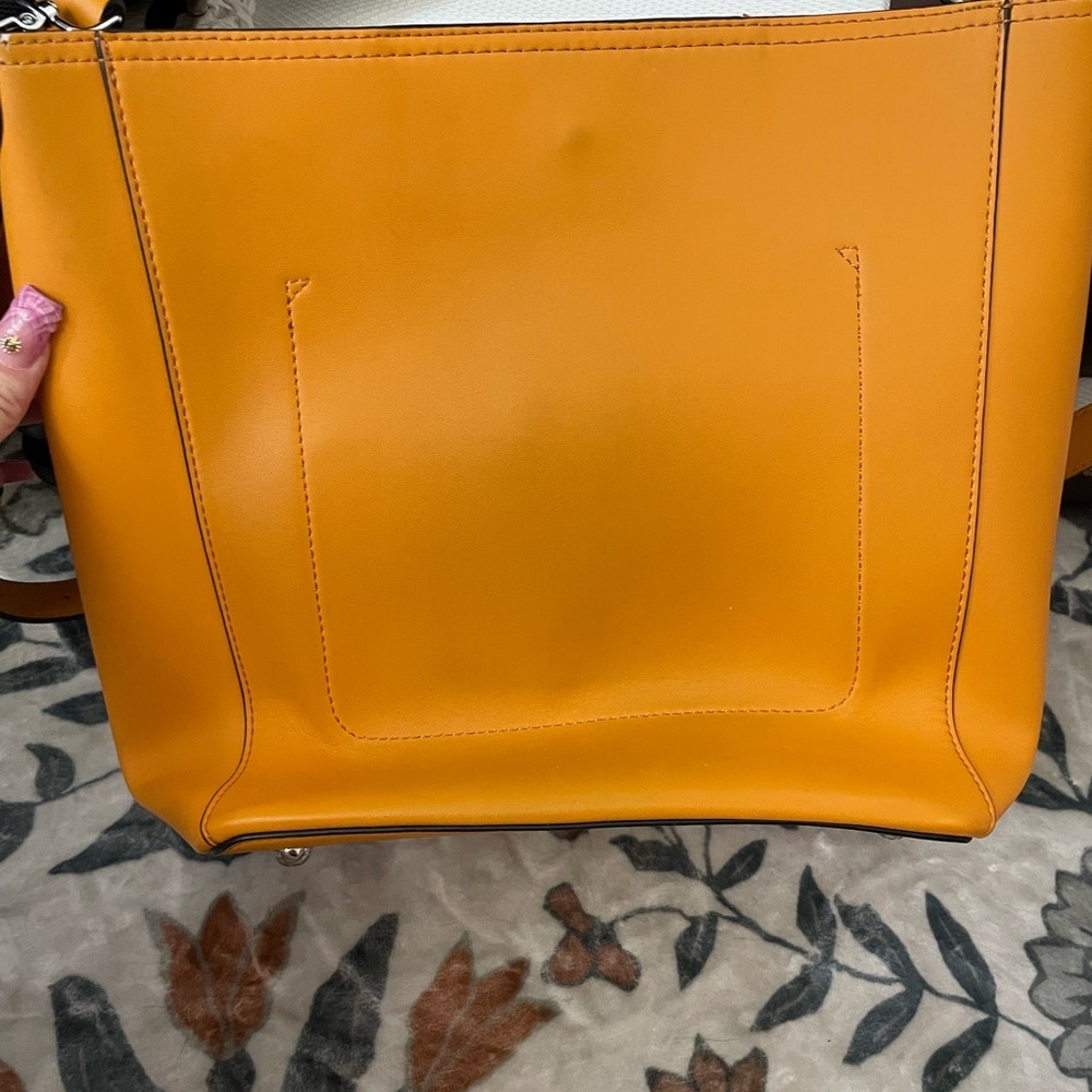 Brīmen Orange Leather Crossbody Bag with Front Pocket - Picture 2 of 3